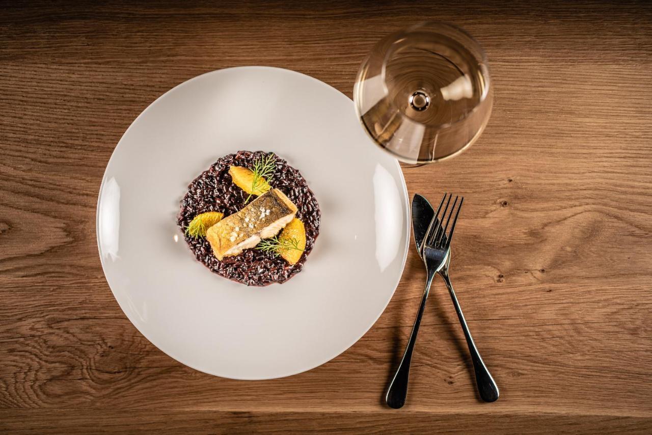 Hotel My Arbor - Dolomites Brixen Exterior foto A plate of black rice risotto